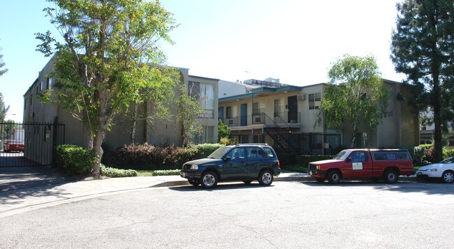 Valerio-15636 in Van Nuys, CA - Building Photo - Building Photo
