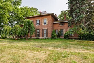 981 Latta Rd in Rochester, NY - Building Photo - Building Photo