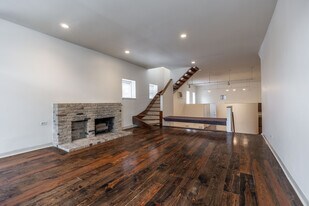 2059 N Clifton Ave, Unit 1 in Chicago, IL - Building Photo