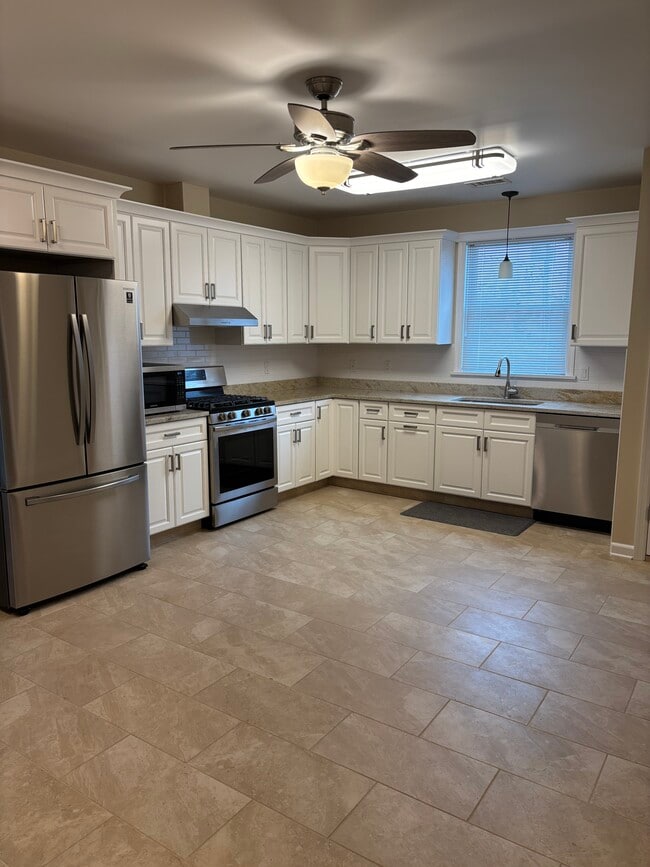 398 Franklin Ave, Unit apartment 1