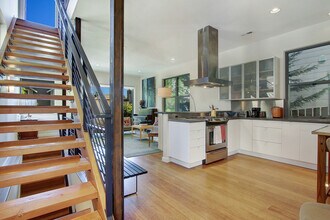 216 26th Ave E in Seattle, WA - Building Photo - Building Photo