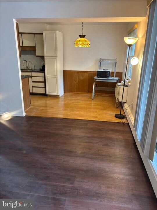 250 Ridge Pike in Lafayette Hill, PA - Building Photo