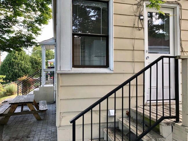 6010 5th Ave NW in Seattle, WA - Building Photo - Building Photo