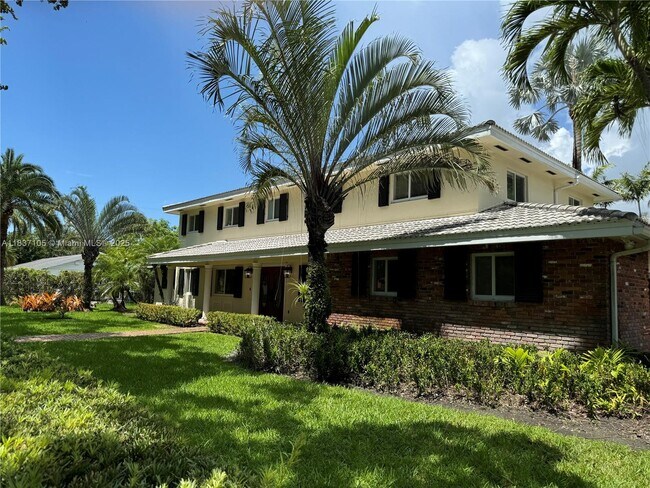 13250 SW 72nd Ave in Miami, FL - Building Photo - Building Photo