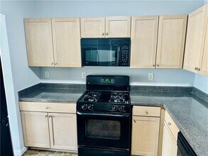 6078 Oak Bend Ct in Riverdale, GA - Building Photo - Building Photo