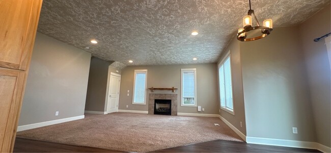 913 Pintail St in Silverton, OR - Building Photo - Building Photo