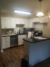 3421 W Chester Pike, Unit A14 in Newtown Square, PA - Foto de edificio - Building Photo