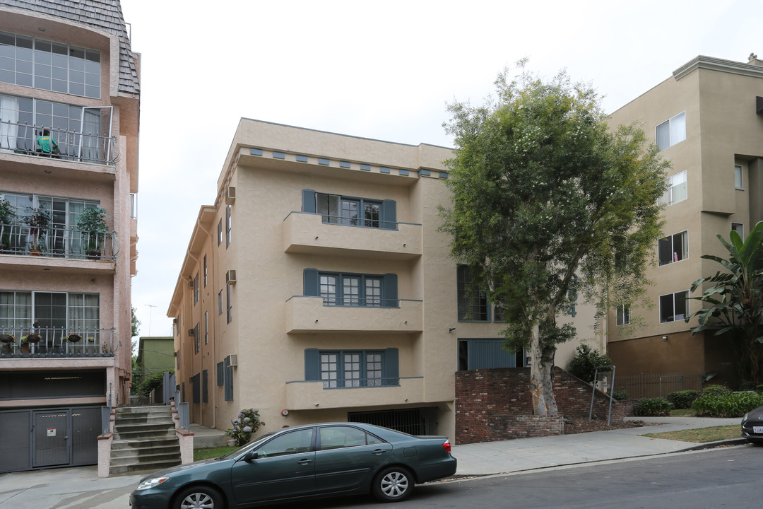 10964 Wellworth Ave in Los Angeles, CA - Foto de edificio