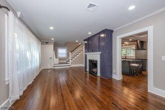 69 Fairview Ave in Verona, NJ - Foto de edificio - Building Photo