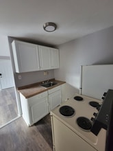 13430 Euclid Ave in East Cleveland, OH - Foto de edificio - Building Photo