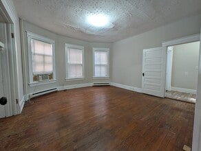 218 Warwick Ln in Lynchburg, VA - Foto de edificio - Building Photo