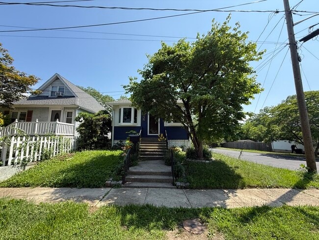 property at 139 Grant Ave