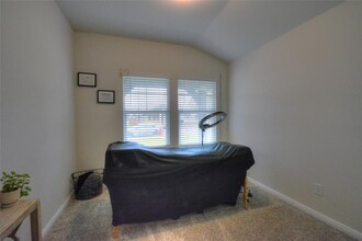 257 Fossil Dr in Kyle, TX - Building Photo - Building Photo