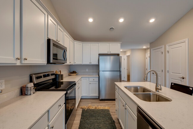 Rivers Edge Villas in Perrysburg, OH - Building Photo - Building Photo