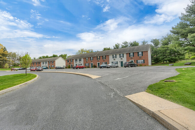 Shippensburg Village Townhomes in Shippensburg, PA - Building Photo - Building Photo