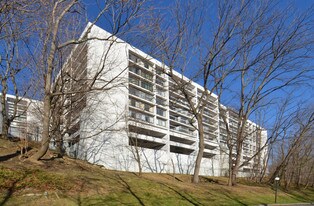 High Point of Hartsdale Apartments