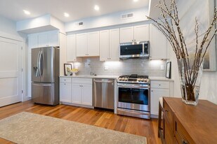 874 South St in Boston, MA - Building Photo