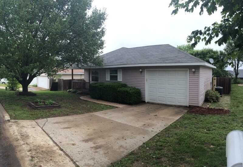 131 Deer Run Rd in Branson, MO - Foto de edificio