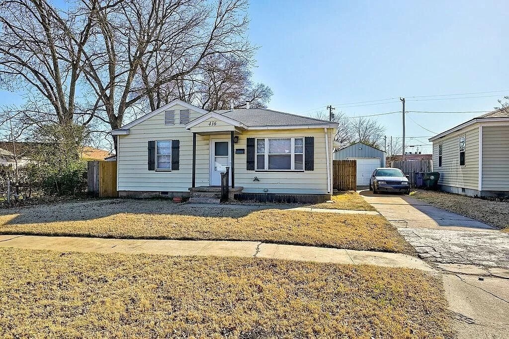 416 Elm St in Midwest City, OK - Building Photo