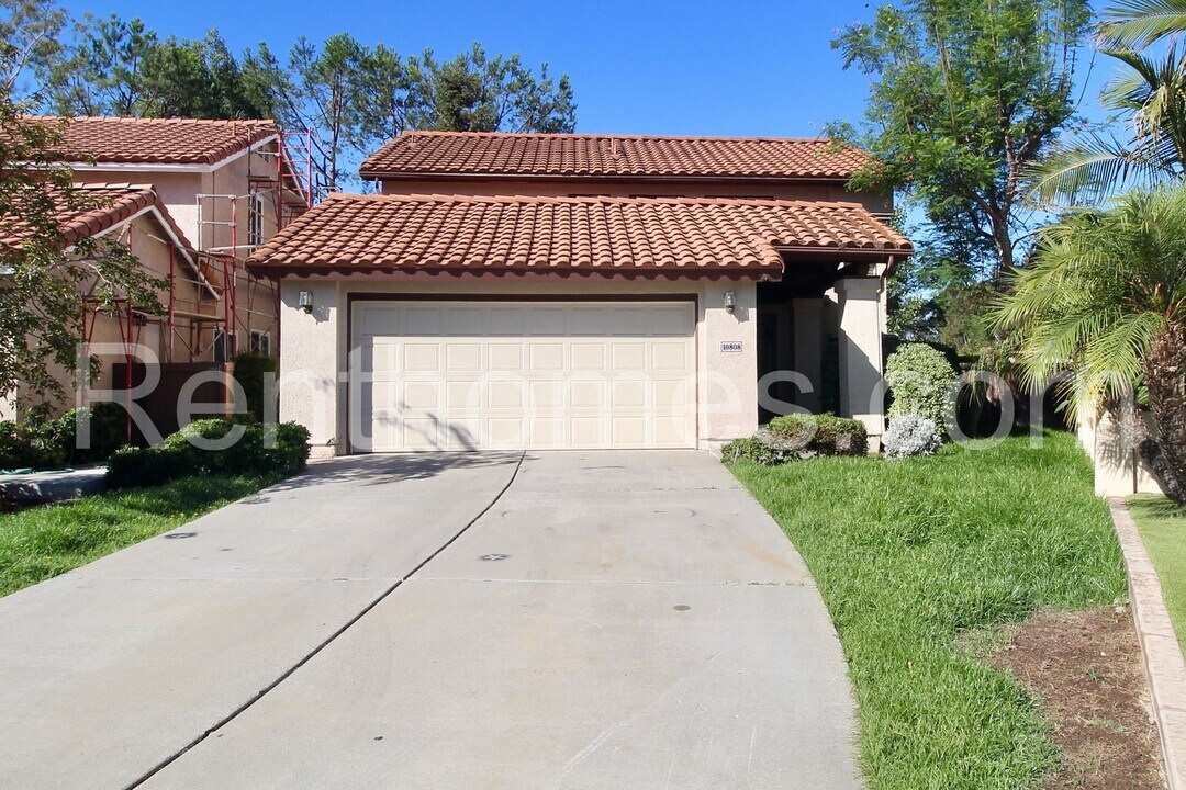 10808 Red Fern Cir in San Diego, CA - Building Photo