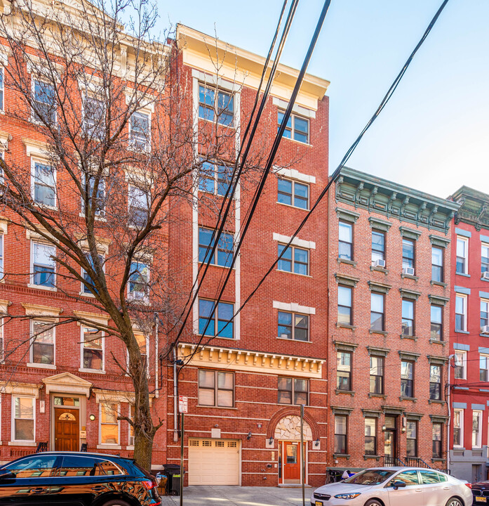 Clinton Commons in Hoboken, NJ - Building Photo