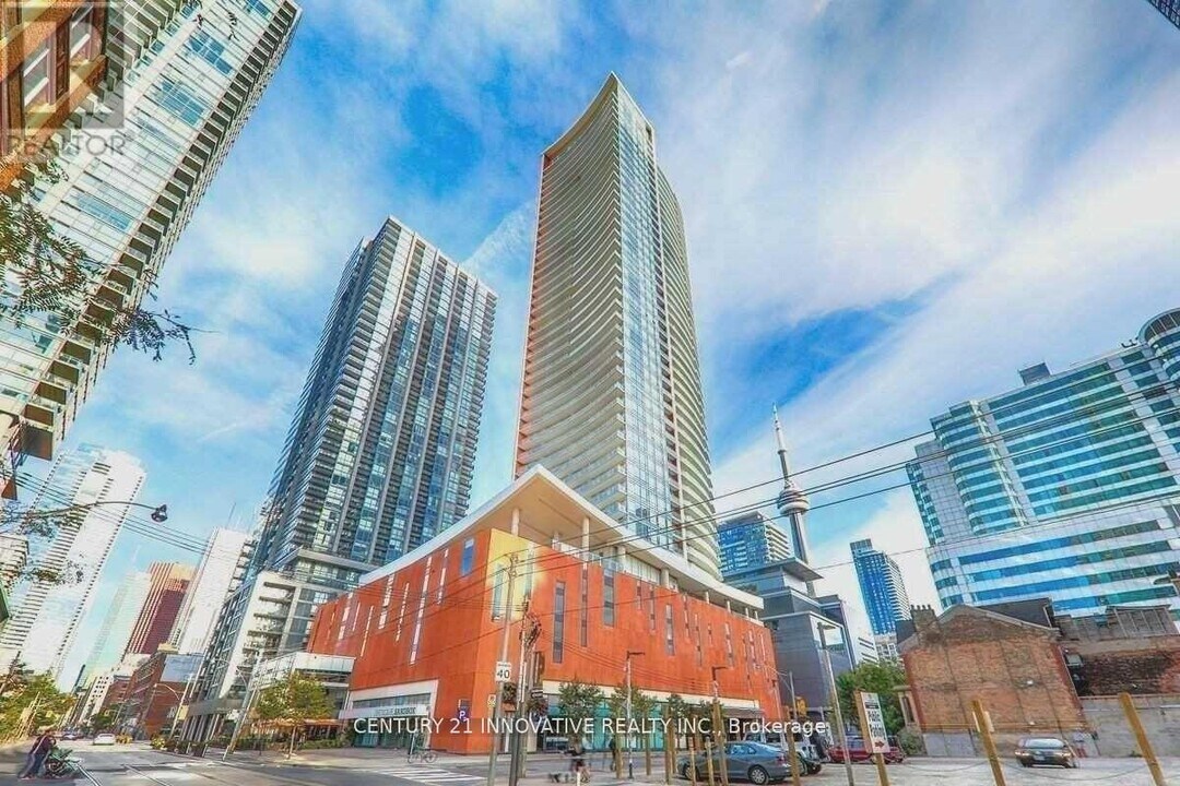 21-1221 Widmer St in Toronto, ON - Building Photo