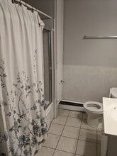 345 High St in Burlington, NJ - Building Photo - Building Photo