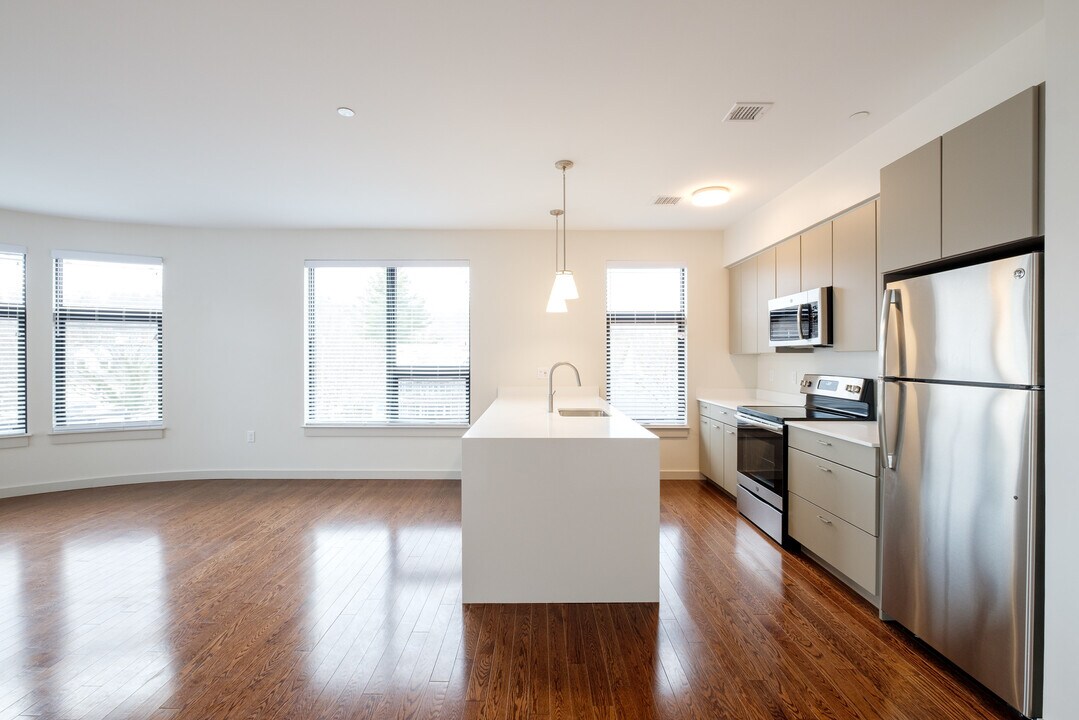 496 Harvard St, Unit 3 in Brookline, MA - Building Photo