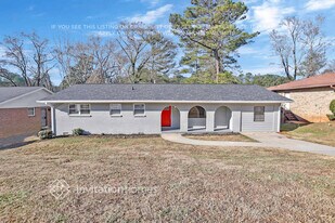 2871 Knollview Dr in Decatur, GA - Building Photo