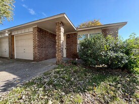 5905 B Sara St in Fayetteville, AR - Building Photo