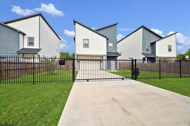 10209 Ashville Dr in Houston, TX - Building Photo - Building Photo