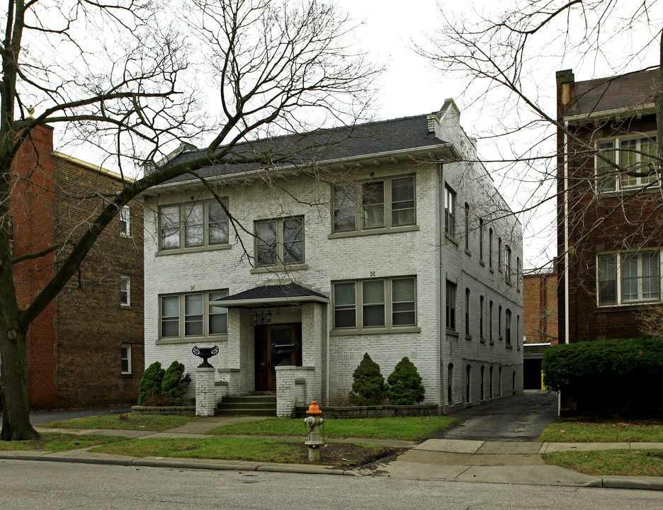 Surrey in Cleveland, OH - Building Photo