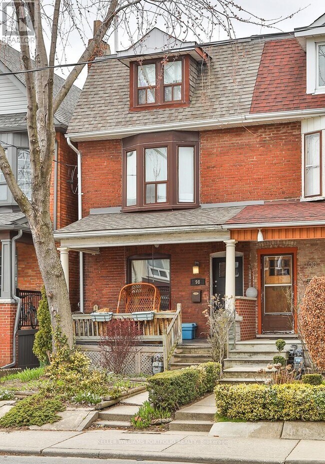 98 Uxbridge Ave in Toronto, ON - Building Photo - Building Photo