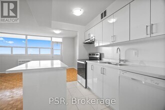 111-2111 Raglan Ave in Toronto, ON - Building Photo - Building Photo