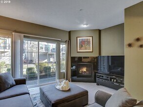 836 NW 118th Ave in Portland, OR - Building Photo - Building Photo