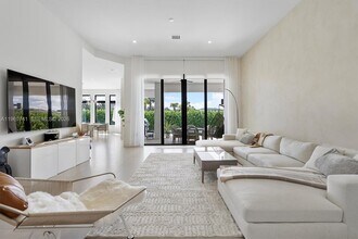 3502 Ashwood Cir in Davie, FL - Building Photo - Building Photo