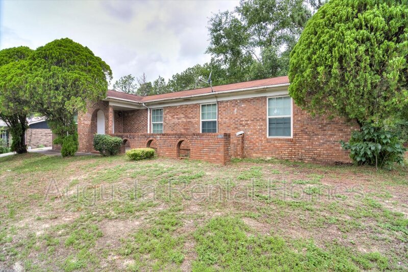 3453 Pine Hill Rd in Hephzibah, GA - Building Photo