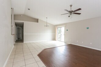 11214 Mikris Dr S in Jacksonville, FL - Building Photo - Building Photo