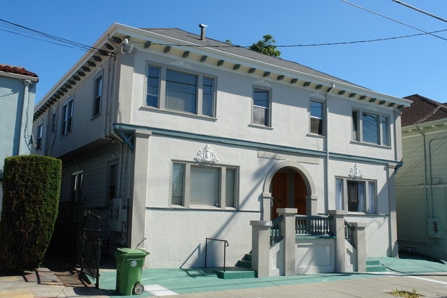 404 45th St in Oakland, CA - Foto de edificio - Building Photo