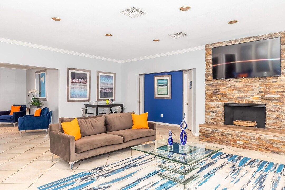 Allure Apartments in Corpus Christi, TX - Building Photo