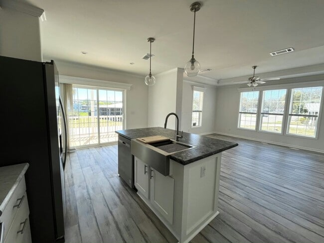 115 N Lake Dr in Leesburg, FL - Building Photo - Building Photo