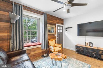 310 Burnside St in Philadelphia, PA - Building Photo - Building Photo