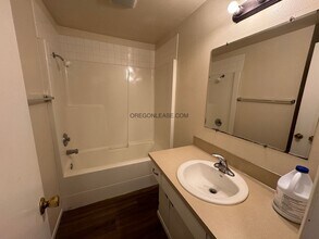 2290 Ohio St in Eugene, OR - Building Photo - Building Photo