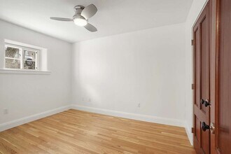 165 Winthrop Rd, Unit B in Brookline, MA - Building Photo - Building Photo