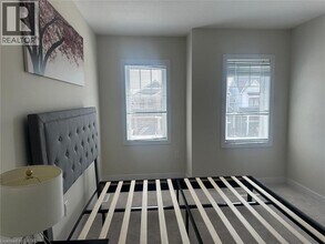 62 Downriver Dr in Welland, ON - Building Photo - Building Photo