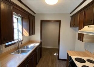 2437B River Oaks Blvd, Unit River Oaks Blvd in Jackson, MS - Building Photo - Building Photo