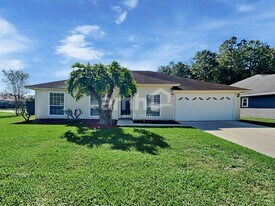 2949 Biloxi Trl in Middleburg, FL - Building Photo