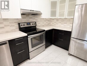 60 Homewood Ave in Toronto, ON - Building Photo - Building Photo