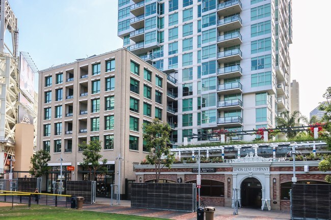 325 Seventh Ave-Unit -603 in San Diego, CA - Building Photo - Building Photo