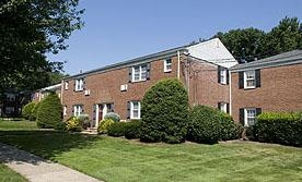 Park Terrace Gardens in Hasbrouck Heights, NJ - Foto de edificio - Building Photo